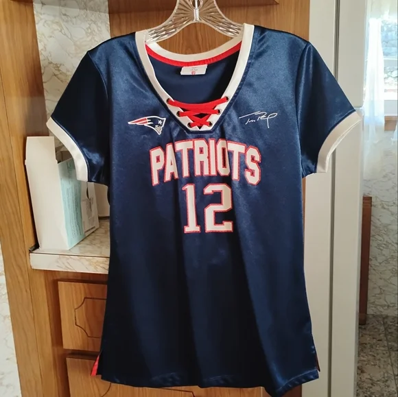 Tom Brady 12 New England Patriots NFL Team Apparel Jersey, Medium - Picture 4 of 10